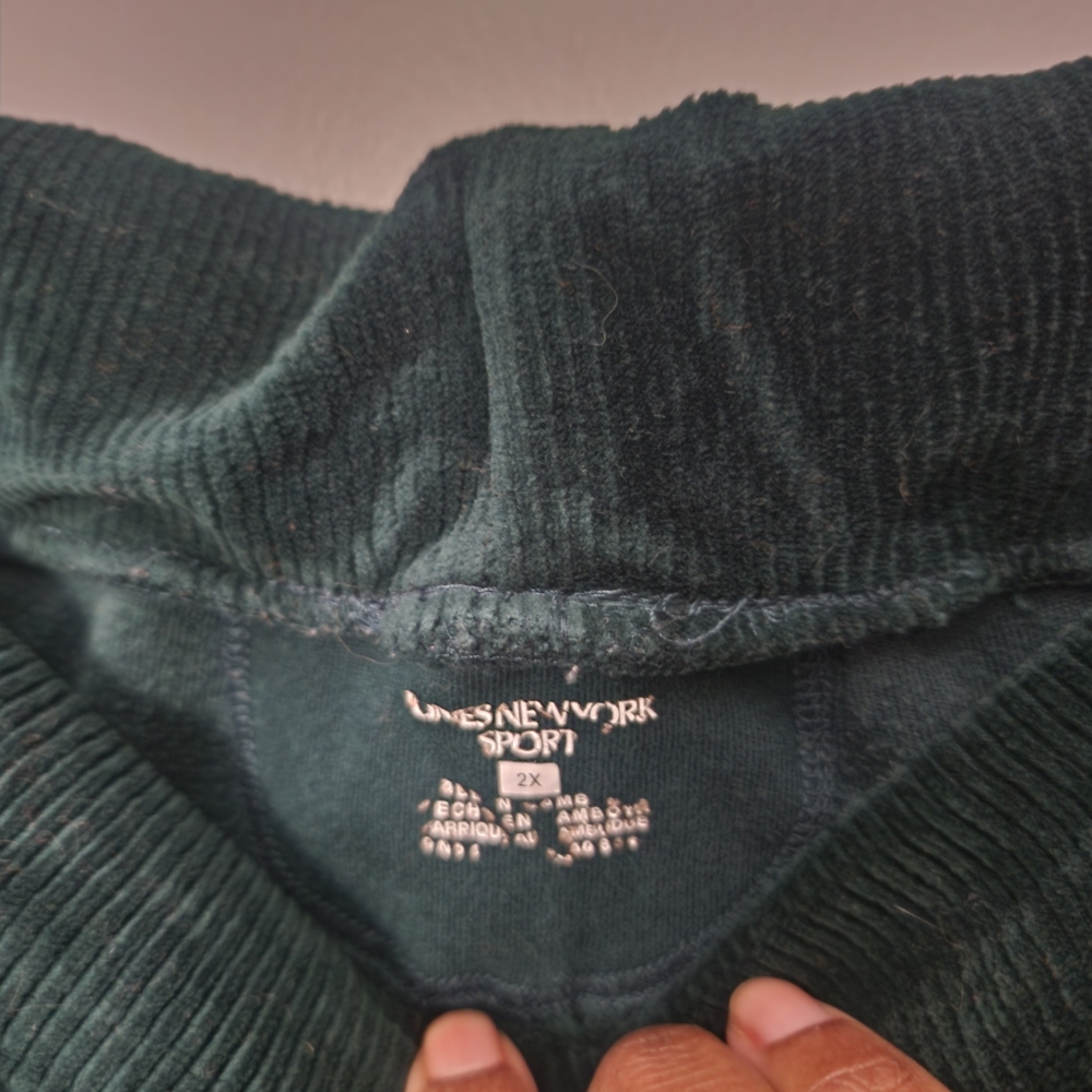 5/$30 Jones New York Sports Velour Pant - Dark Green - Picture 3 of 4